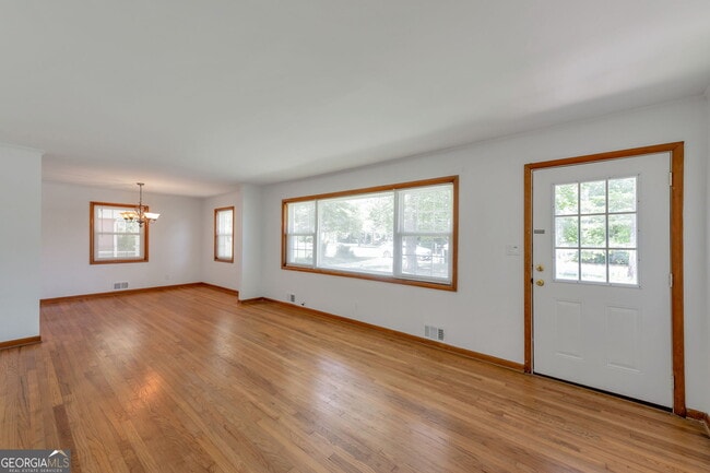 Foto del edificio - 2188 Pawnee Dr SE