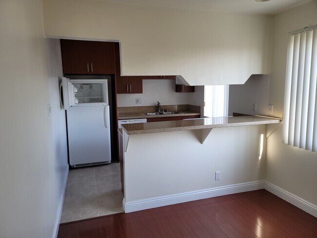 Comedor y cocina - 1421 16th St