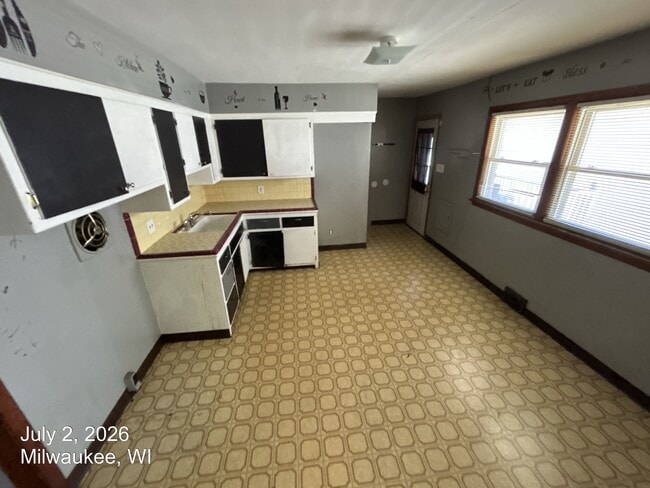Building Photo - 4468 N 65th St
