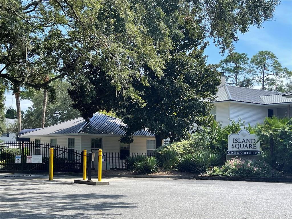 Primary Photo - 504-504 Island Dr