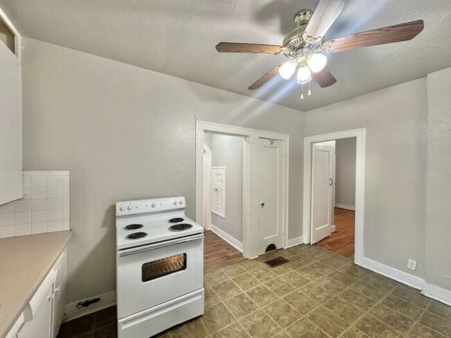 Building Photo - Charming 2-Bedroom, 2-Bath Unit – Downstairs!