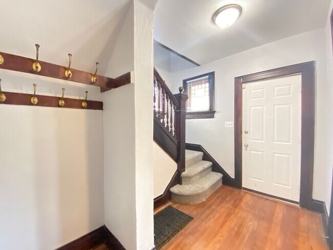Building Photo - Pioneer Home **MOVE IN SPECIAL 50% OFF 1 M...