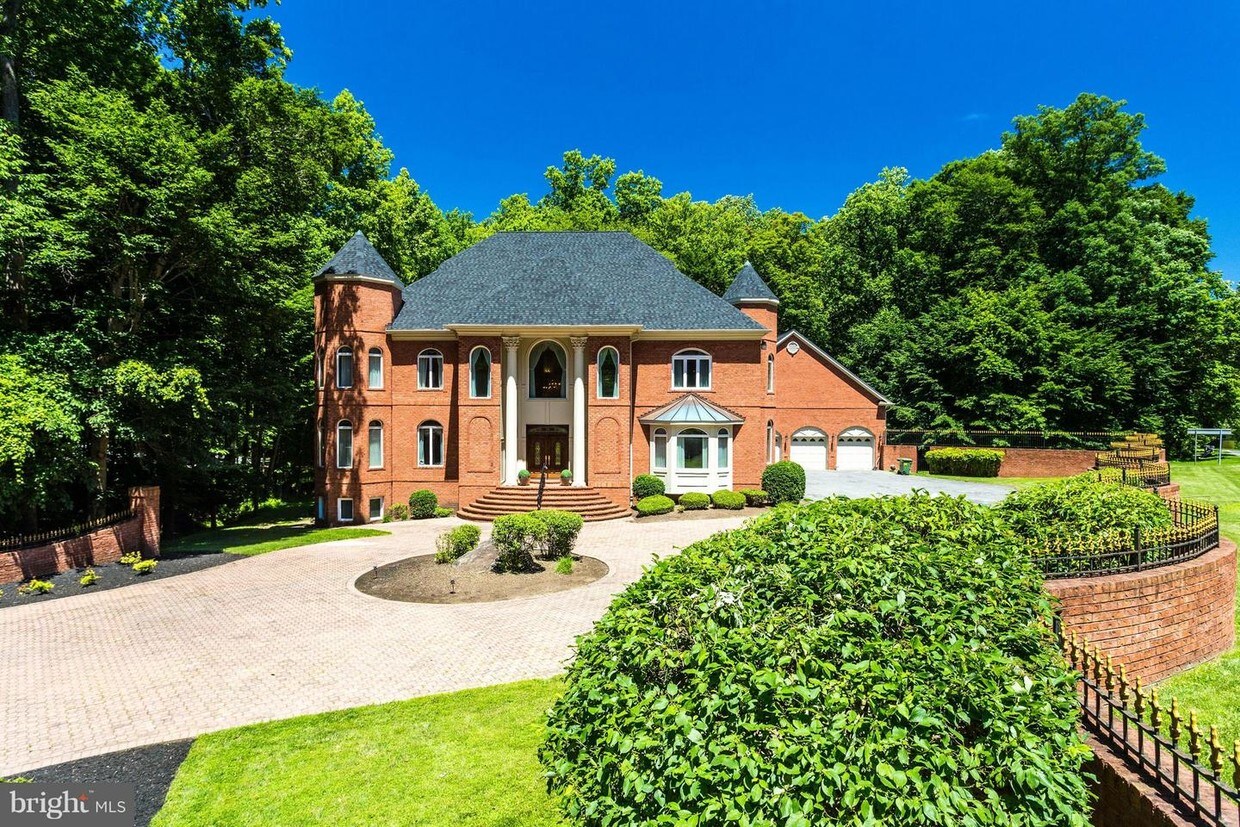 Primary Photo - 10407 Willowbrook Dr