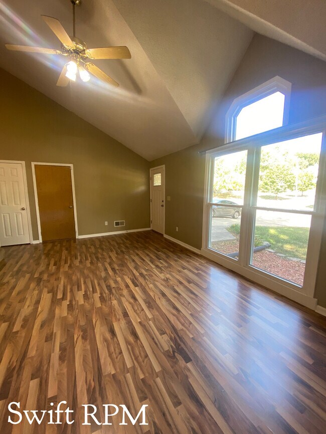 Foto del edificio - 8606 N Lydia Ave