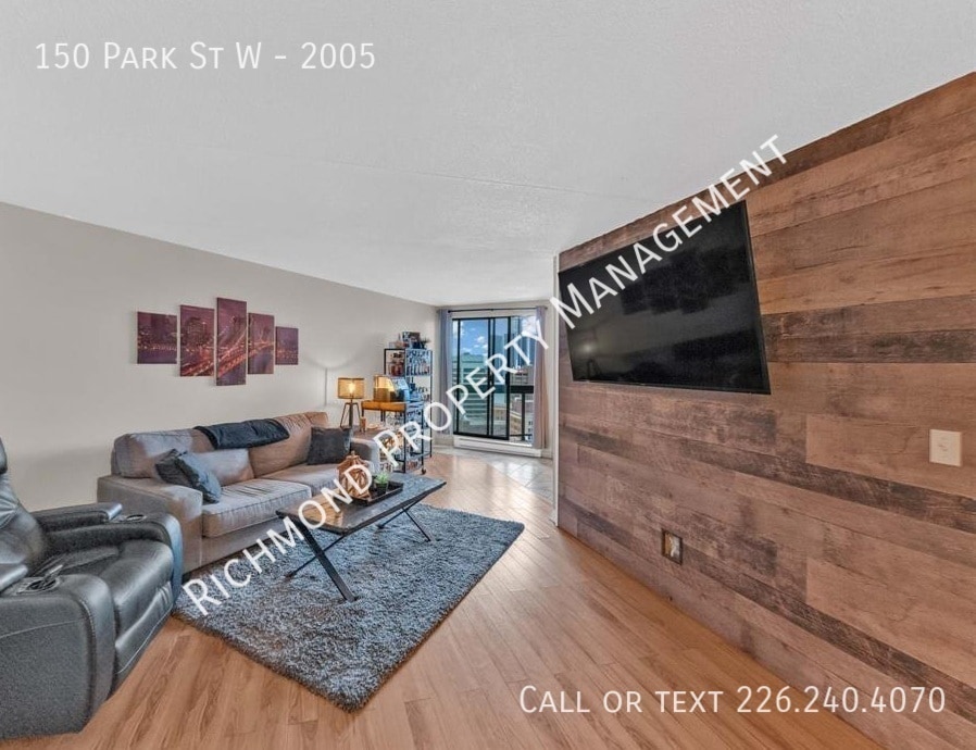 Primary Photo - 150 Park St W