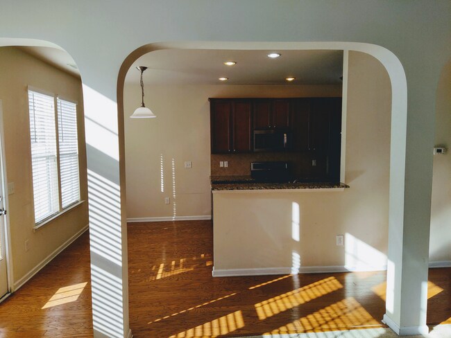 Foto del edificio - 320 Hammond Oak Ln