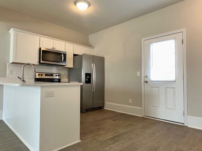 Building Photo - 455 3rd Loop Rd