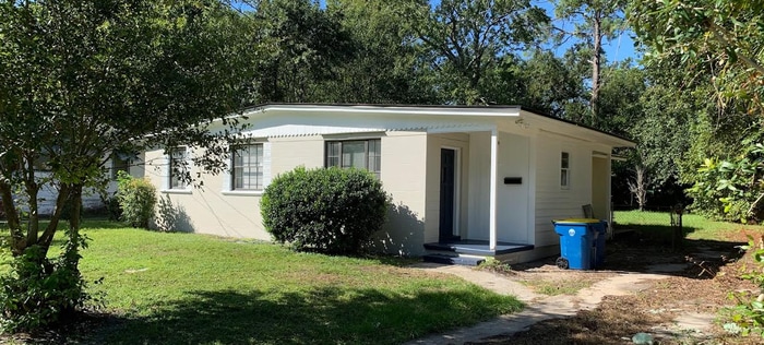 Primary Photo - 5240 Bunche Dr