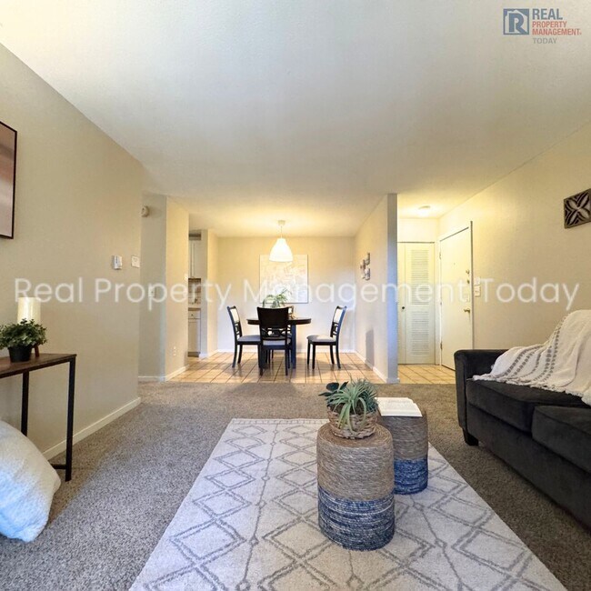 Foto del edificio - 2 Bedroom Condo in Tacoma!