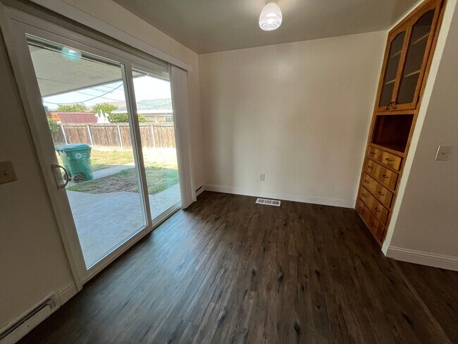Foto del edificio - Wonderful Porterville House, Available Now!