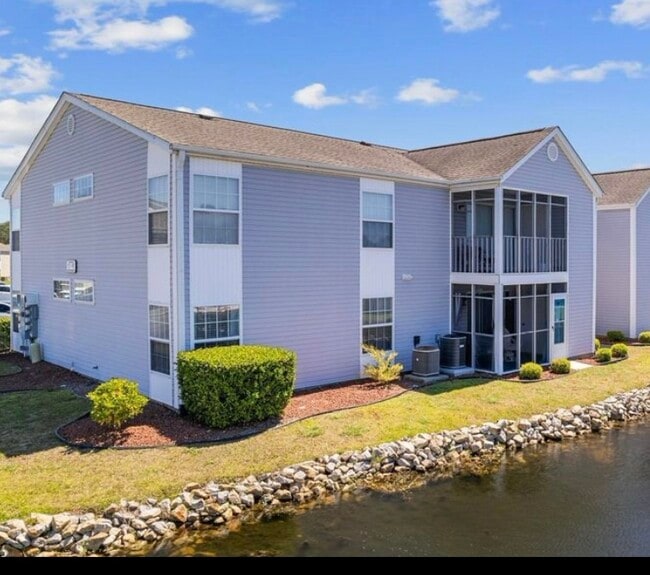 Foto del edificio - 8775 Chandler Dr