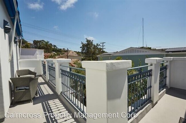 Building Photo - 4 br, 3.5 bath House - 1253 Torrey Pines Rd