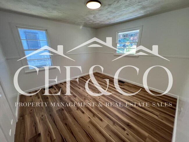 Foto del edificio - 2 bedroom now available in the City of Spartanburg!