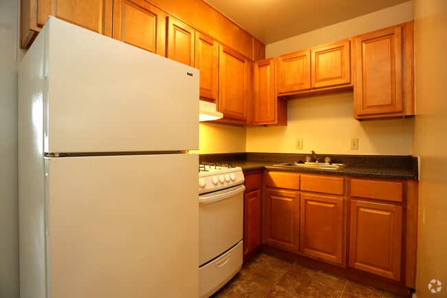 Kitchen - Uptown Apartments