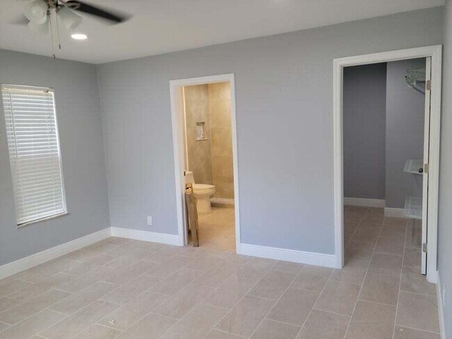 Foto del edificio - 4010 N Shore Dr