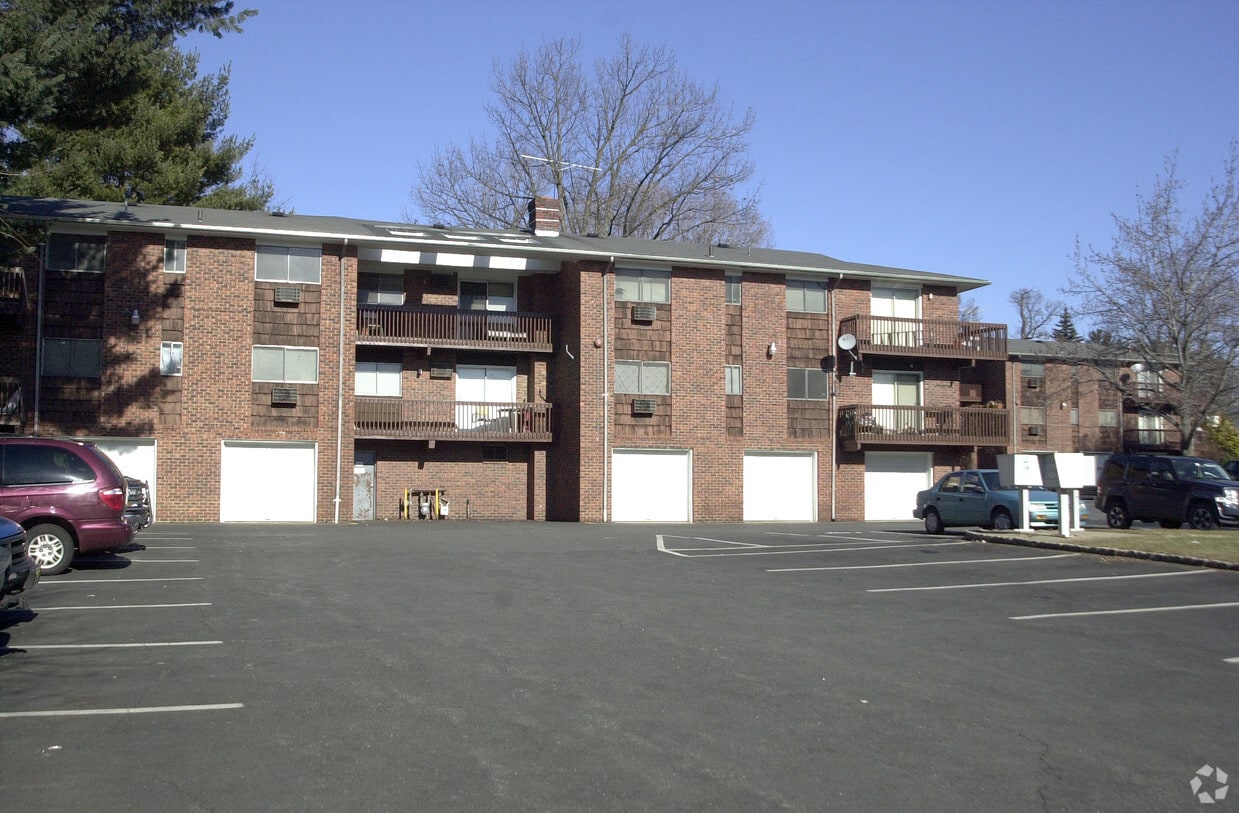 Building Photo - Crestview Gardens
