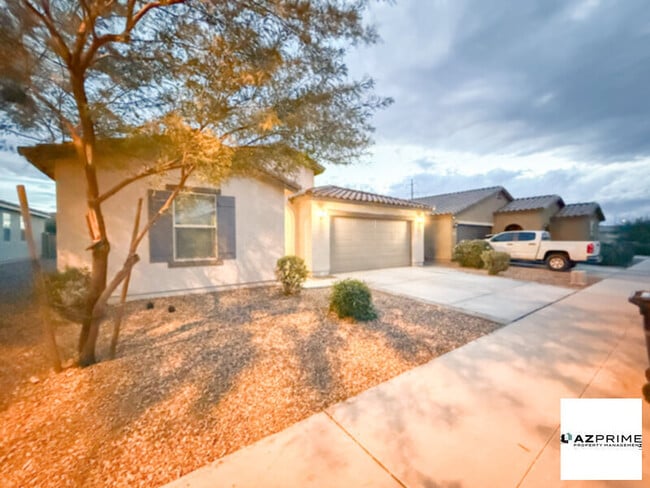 Photo - Modern 4/3 Phoenix Home with Solar &amp; Mountain Views!
