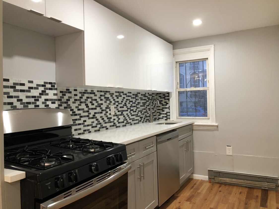 Foto principal - 147 Van Horne St