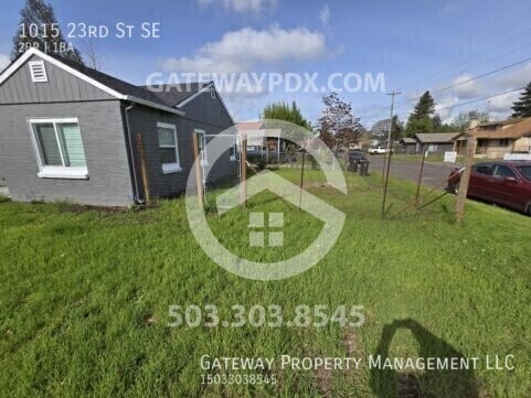 Building Photo - 1015 23rd St SE