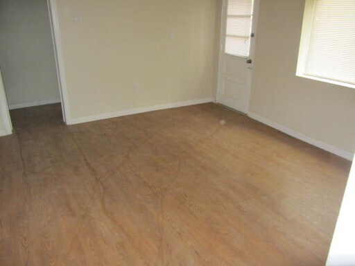 Foto del edificio - Get half off 1st Month's Rent!