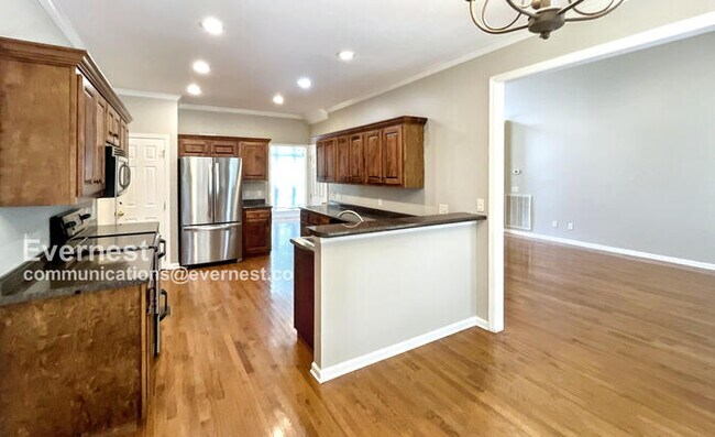 Foto del edificio - 5560 Crooked Creek Dr
