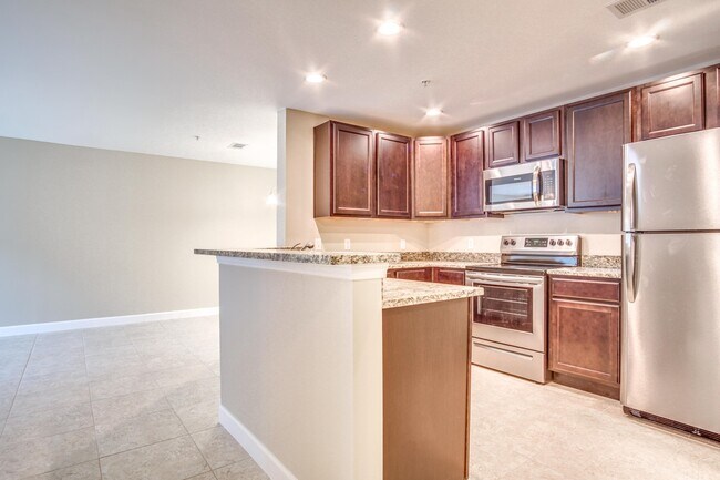 Foto del edificio - Beautiful Luxury 1B/1B Apartment in FWB in Pristine Nature Setting! ** 1 Month Free Rent PROMO*