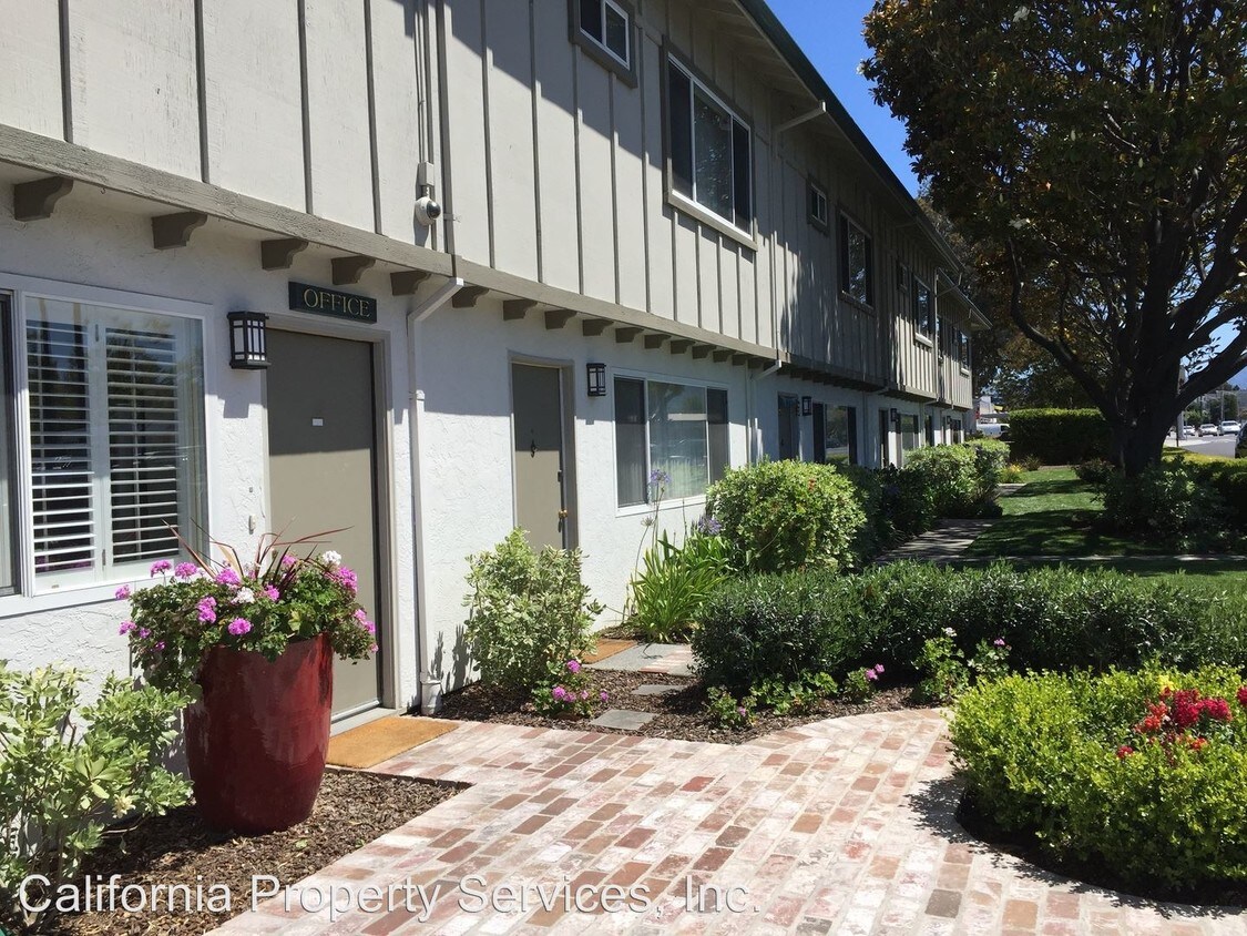 Foto del edificio - 1674 Hollenbeck Ave