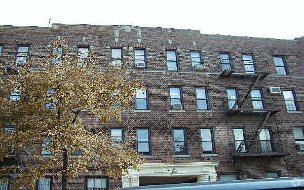 Foto principal - 5225 14th Ave
