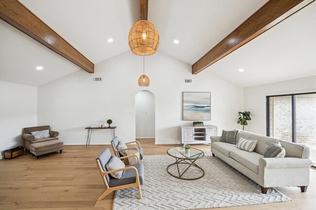 Building Photo - 7715 Twin Hills Dr