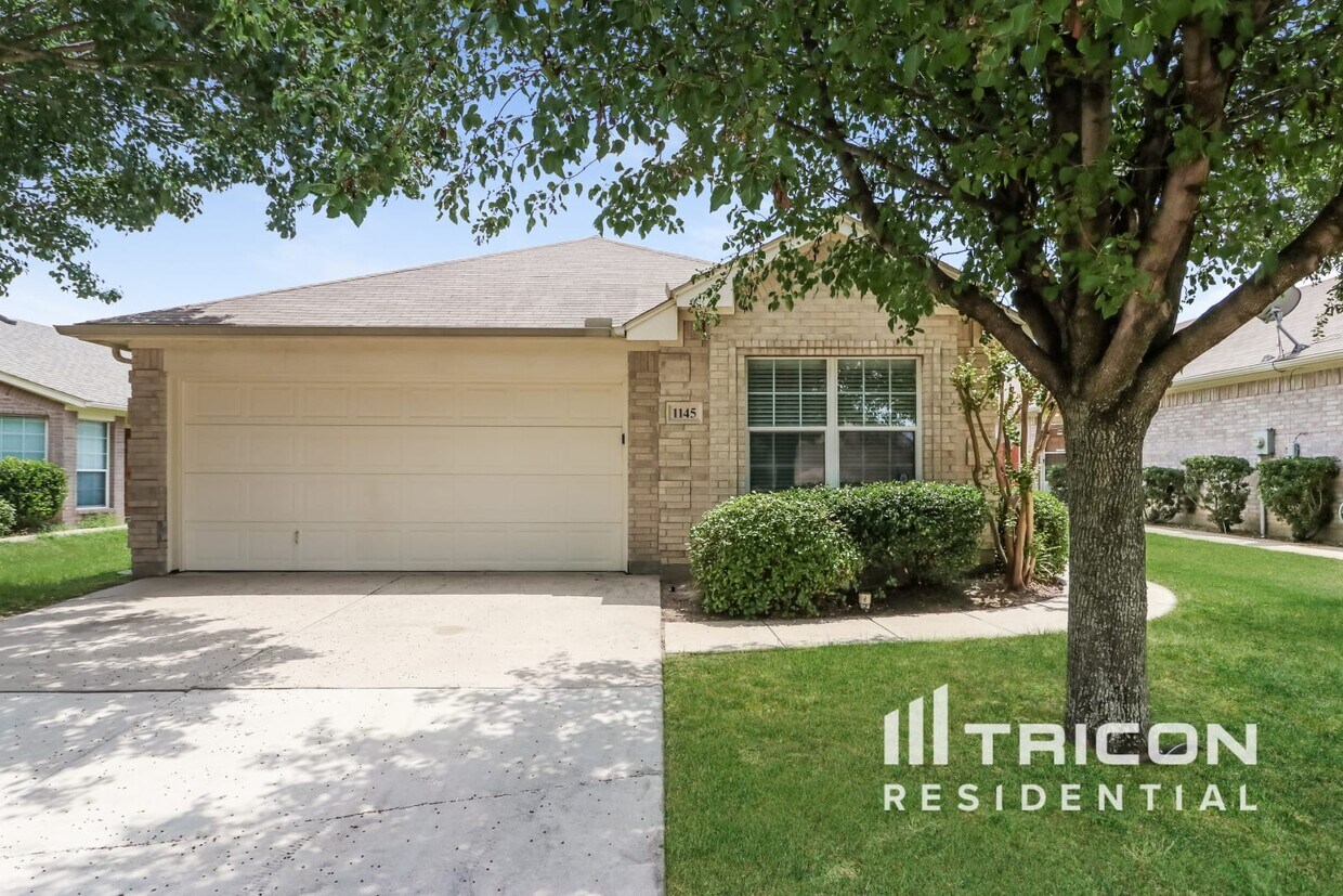Primary Photo - 1145 Boxwood Dr