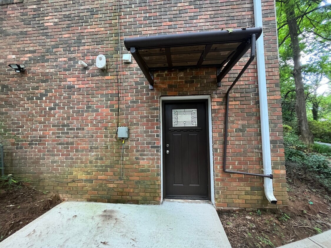 35 Blackland Ct W Unit Basement, Marietta, GA 30067 Apartments in