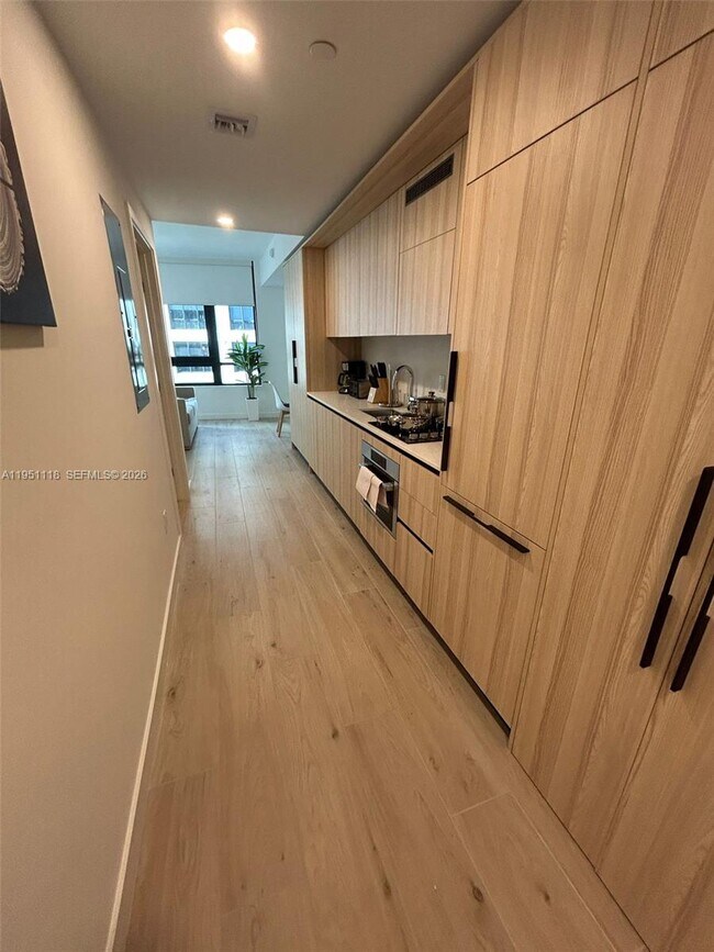 Foto del edificio - 225 N Miami Ave