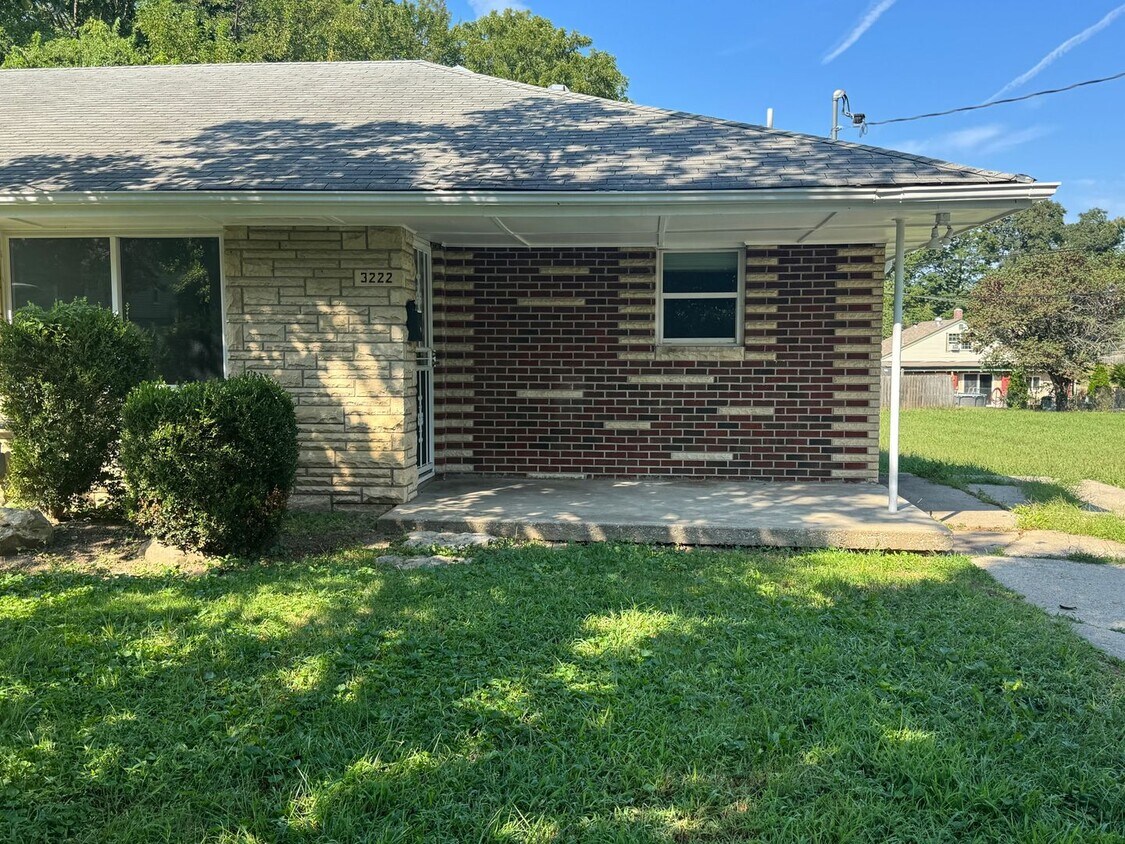 Primary Photo - 54th Street Duplex