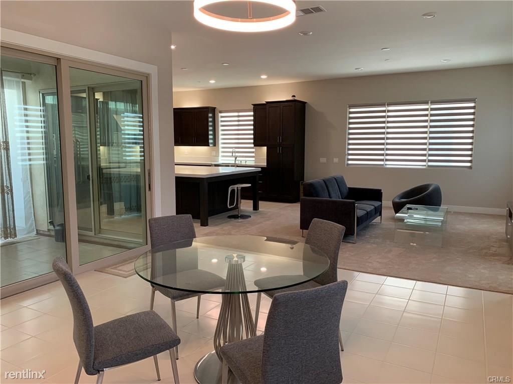 Foto principal - 4 br, 4.5 bath Condo - 143 Stellar