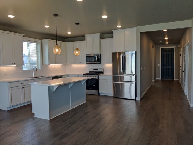 Building Photo - Gorgeous Newer Single Family Home in West ...