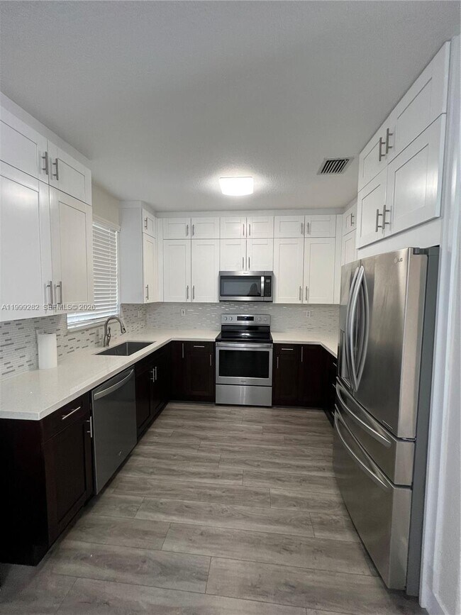 Foto del edificio - 7319 NW 174th Terrace