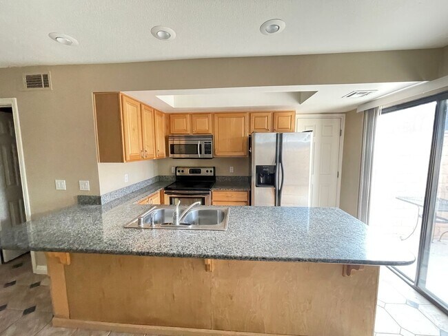 Foto del edificio - 240 Shadybrook Ln