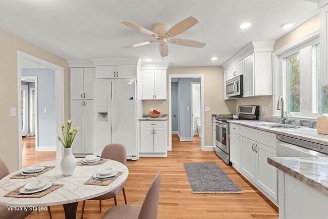 Foto del edificio - 45 Stanford Dr