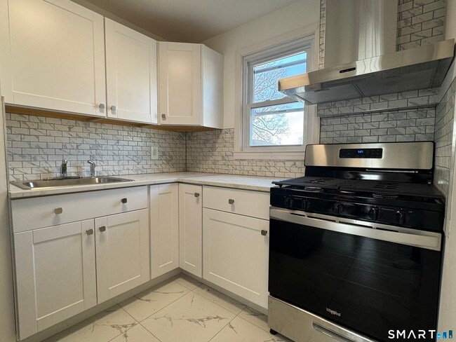 Building Photo - 41 Young Dixon Way