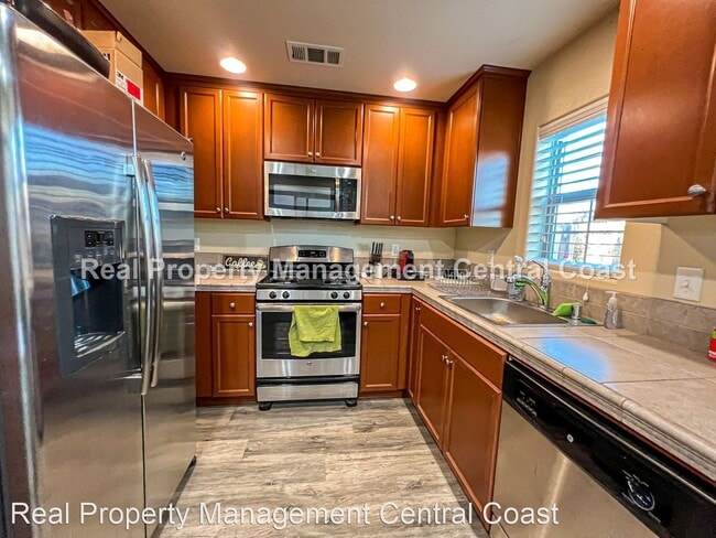 Building Photo - 3 br, 2.5 bath House - 504 Playa Circle