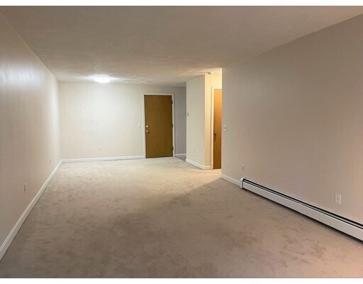 Building Photo - 9 Kenmar Dr