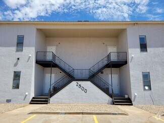 Building Photo - 2520 E 7th St