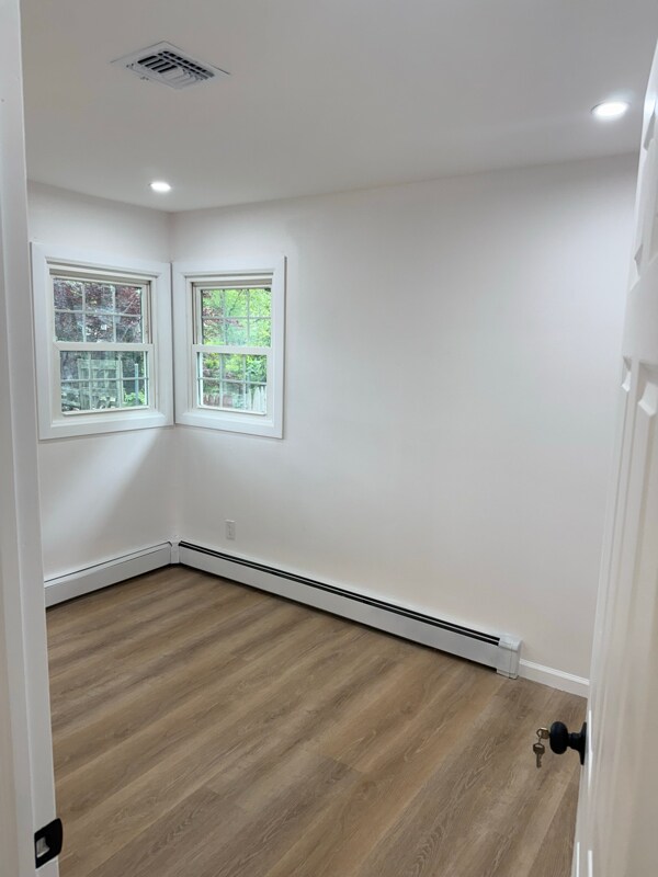 Building Photo - 30 Beacon St