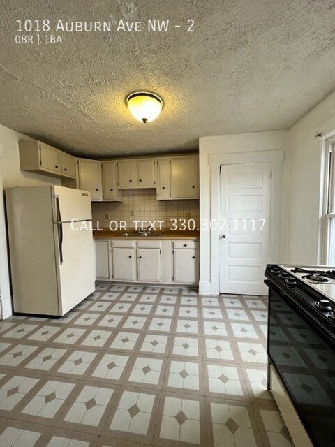 Building Photo - One bedroom second level apartment for ren...