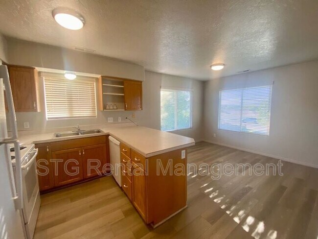 Building Photo - 473 E 1100 S