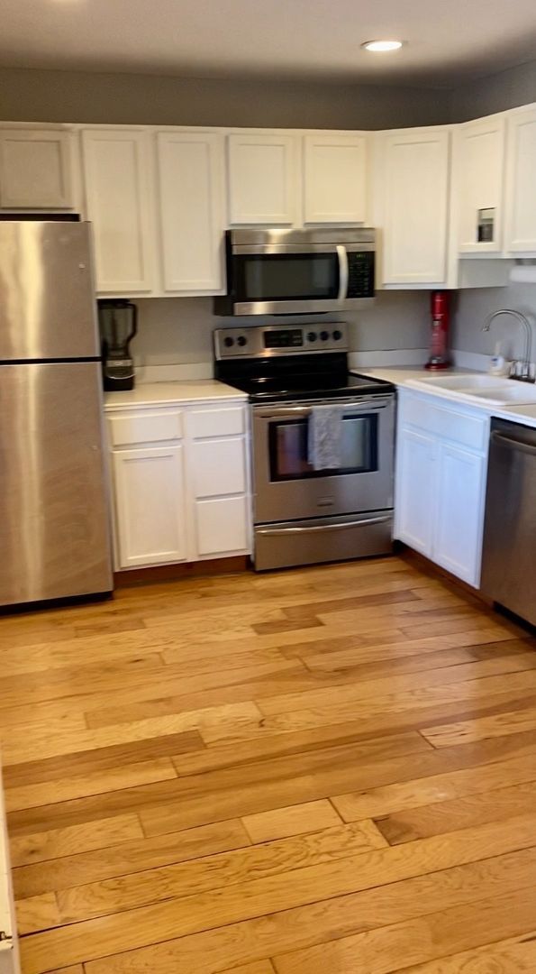 Building Photo - 1 Bedroom Apartment with Mountain View