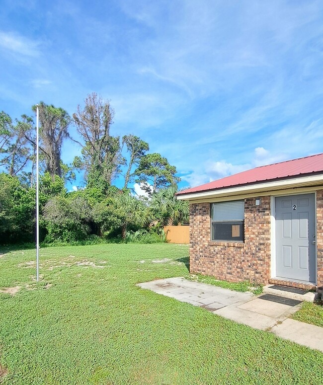 Building Photo - 7320 Sunset Ave