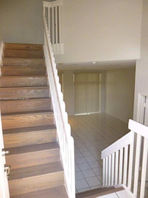 Building Photo - 3645 Murano Dr