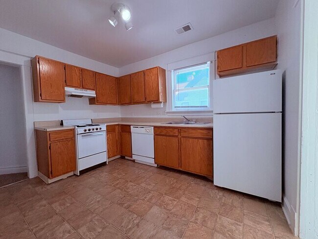 Foto del edificio - 523 W Maple Ave