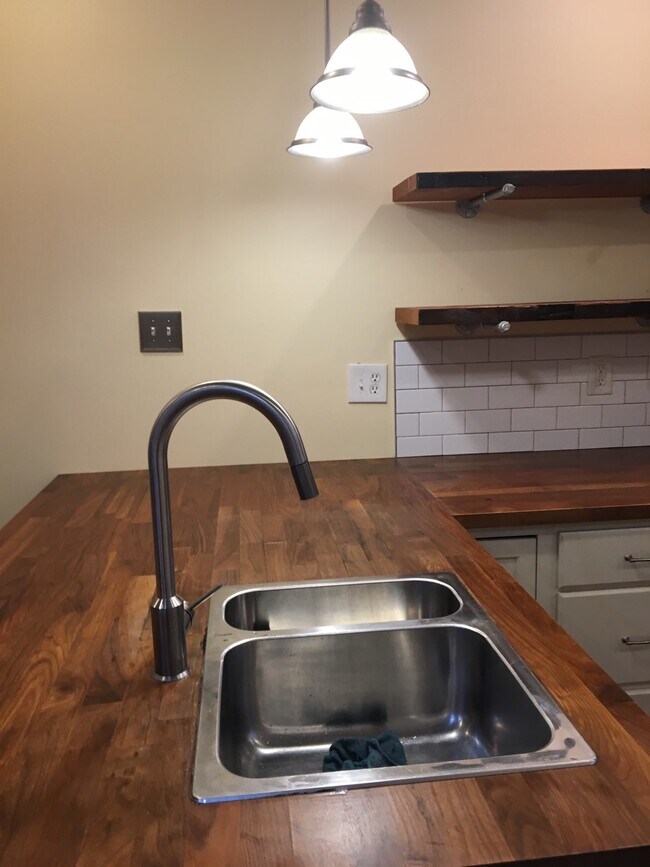 Foto del edificio - 4838 Brown Street